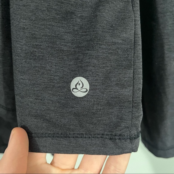 Apana size small charcoal long sleeve top - Picture 4 of 7